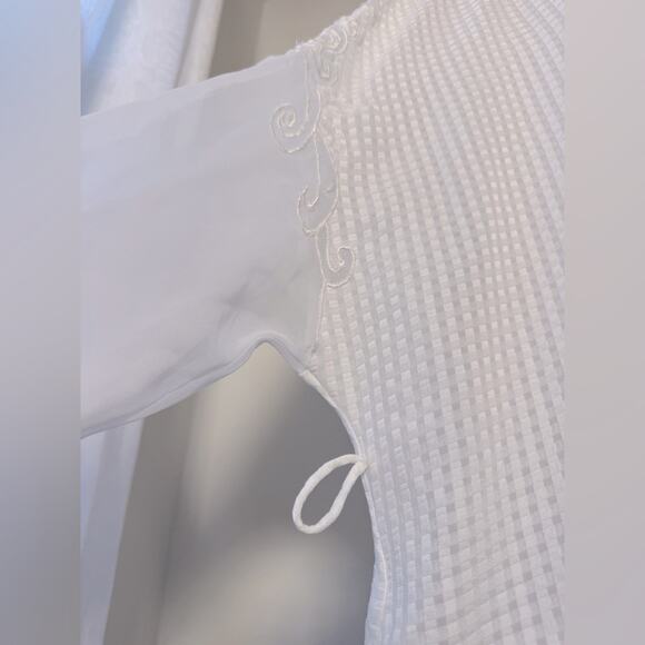 Vintage ‘90s Victoria’s Secret Gold Label White Waffle Print Sheer Robe - Picture 6 of 8